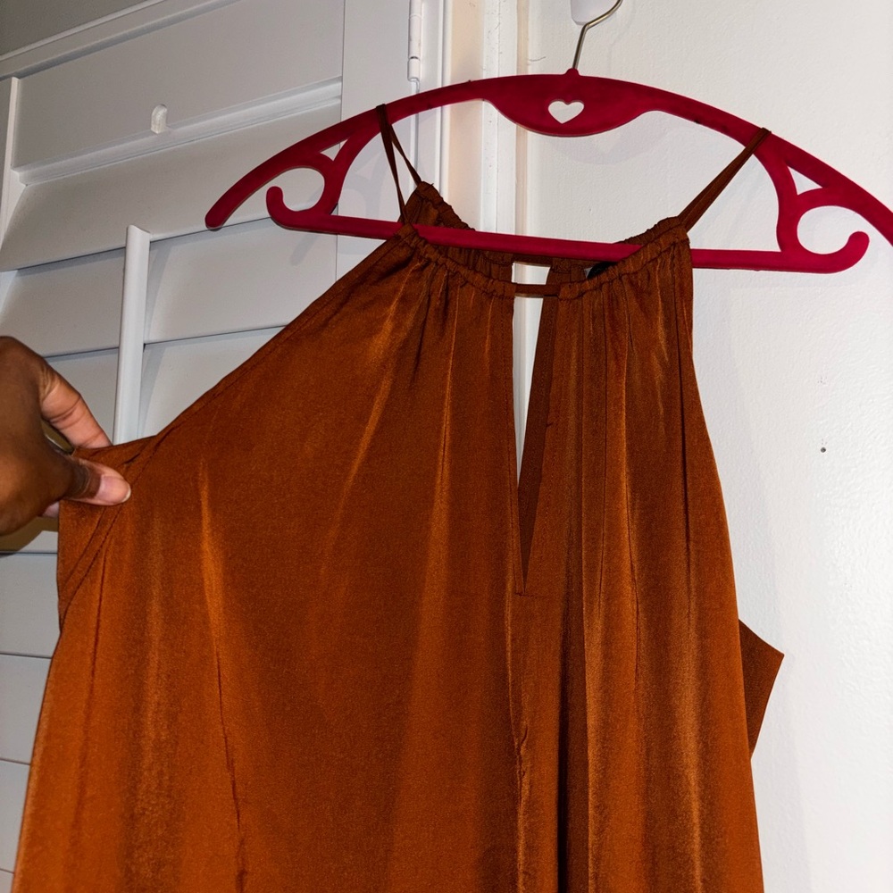 Elegant Brown Dress - Picture 2 of 8